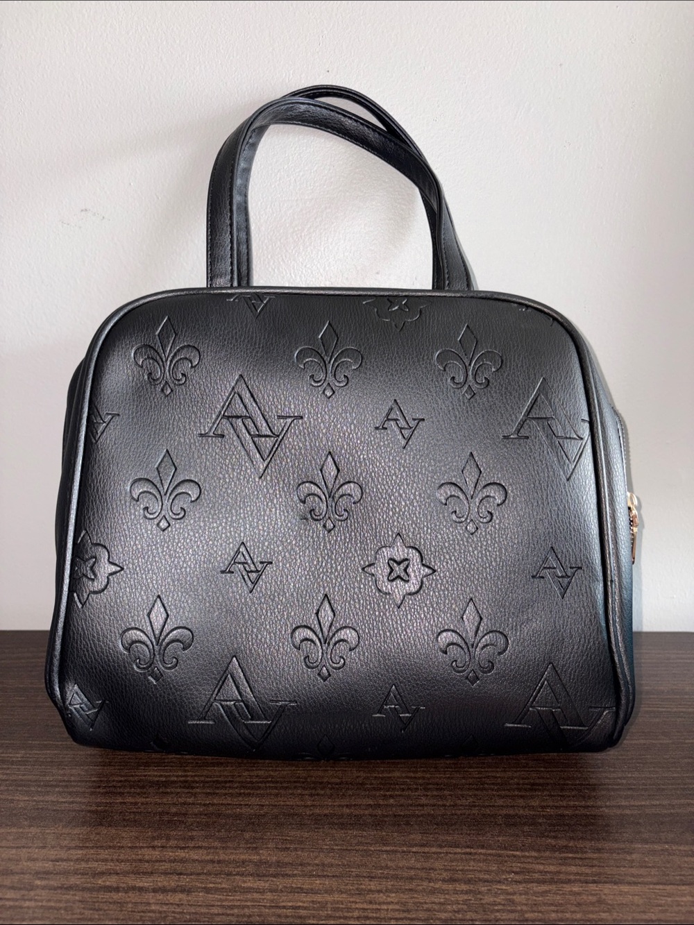 Adrienne Vittadini Cosmetic Case & Pouch 🖤 - Picture 3 of 11